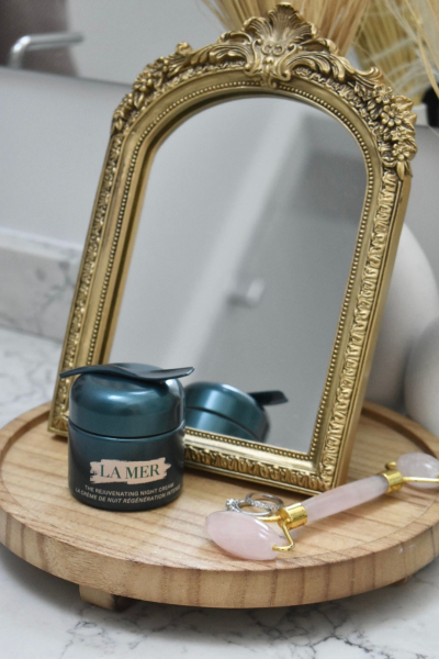 Image may contain Mirror